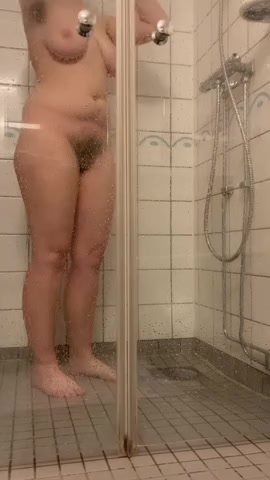 Kinky Emma - Mommy in the Shower