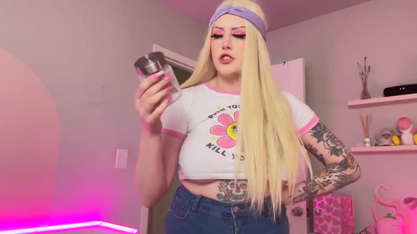 Pink Drip – Bratty Sis Finds Ur Cum Jar