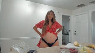 Kelly Payne - Stretching Out My Sisters Pregnant Pussy