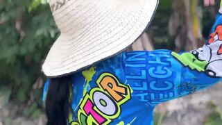 I offer money to a peasant to cum in her mouth