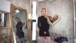 Roxy Cox - Milf Big Tits Mom Tries On Bras For Son