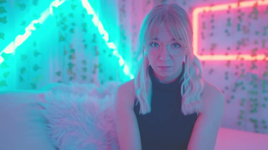 Jolie Lyon - Little step-brother makes a porno with step-sister