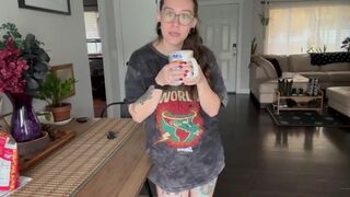 Divinebabe - Little sisters 1st blowjob