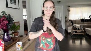 Divinebabe - Little sisters 1st blowjob