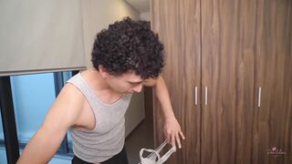 I lent my shower to a big-ass girl and we ended up fucking.