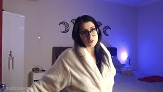 Loreena Fox – StepAuntie Uses You